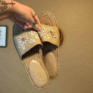 NWOT Badgley Mischka Espadrille Slides